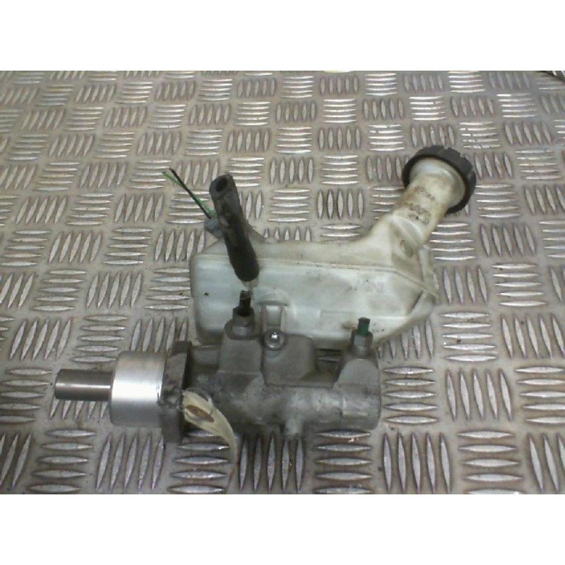Maitre cylindre (freinage) RENAULT CLIO 3 Photo n°1