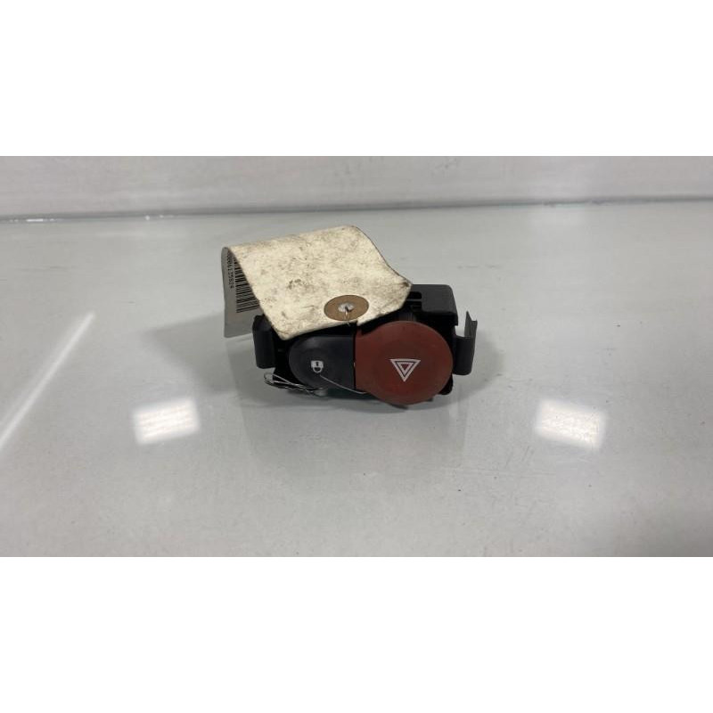 Bouton de warning RENAULT CLIO 3 Photo n°1