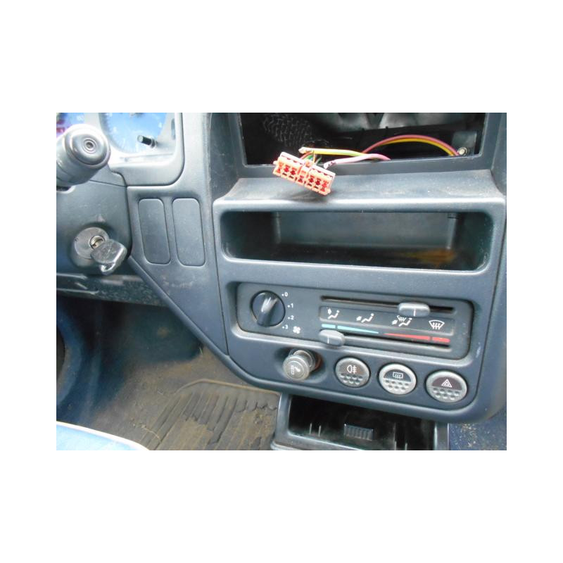 Cremaillere assistee PEUGEOT 106 Photo n°7