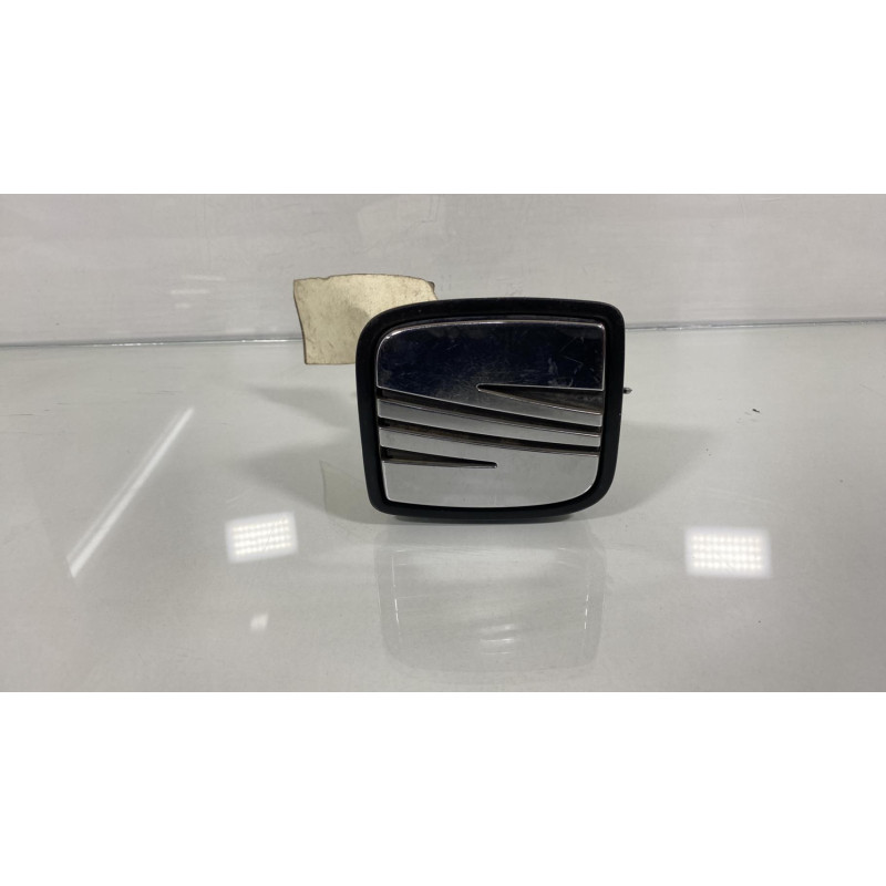 Bouton de coffre SEAT IBIZA 2 Photo n°1