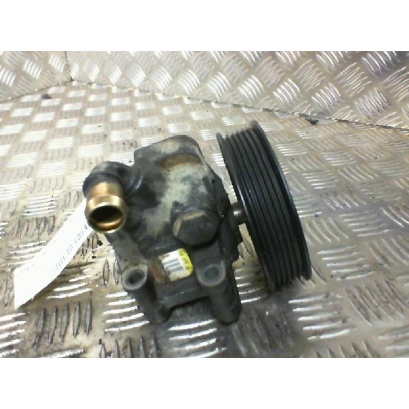 Pompe de direction FORD FIESTA 4 Photo n°2