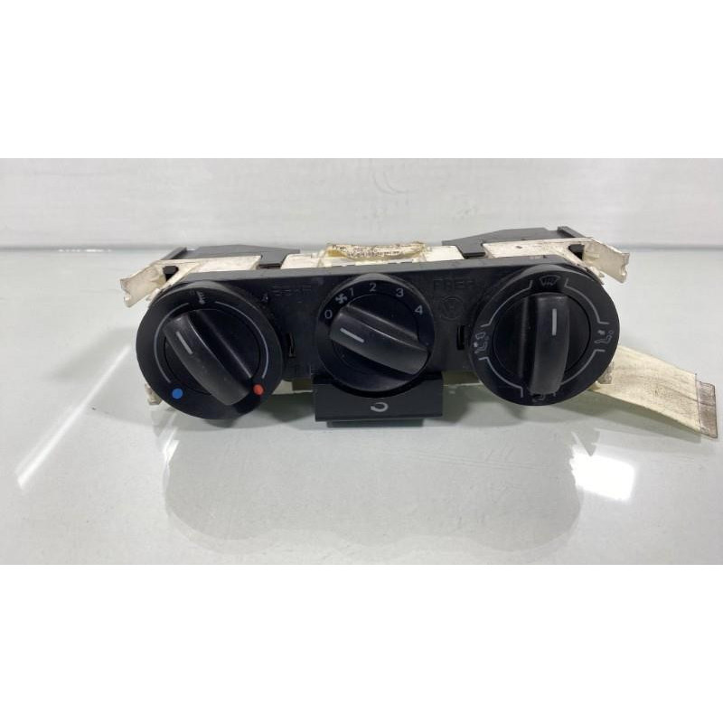 Commande chauffage VOLKSWAGEN POLO 4 Photo n°1
