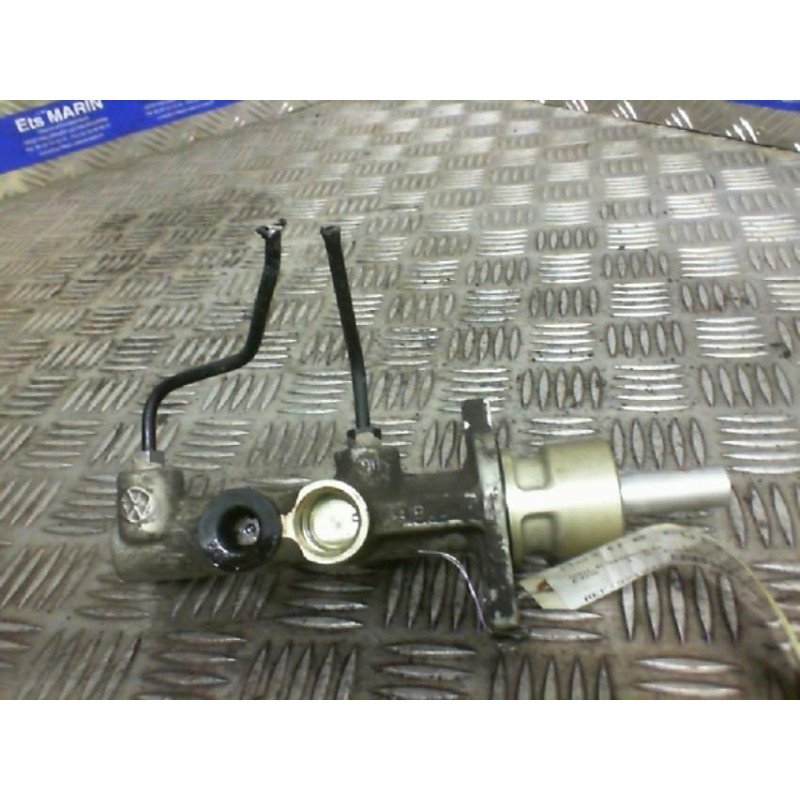Maitre cylindre (freinage) VOLKSWAGEN FOX Photo n°1