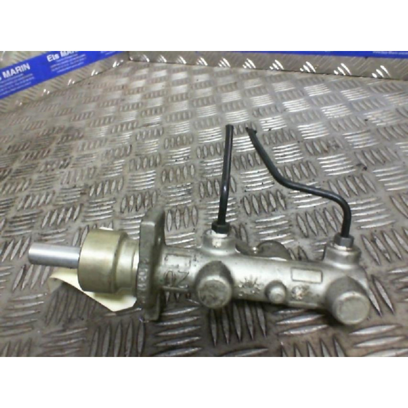 Maitre cylindre (freinage) VOLKSWAGEN FOX Photo n°2