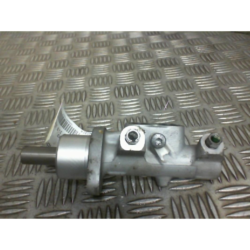 Maitre cylindre (freinage) RENAULT CLIO 3 Photo n°1