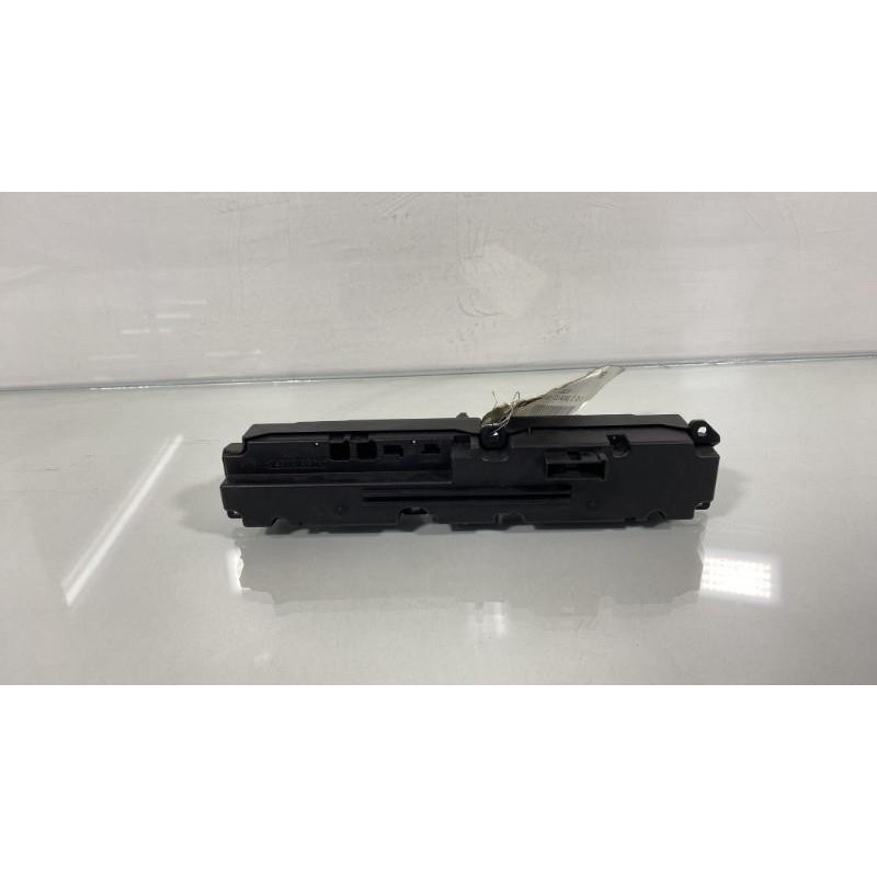 Bouton de warning MERCEDES CLASSE C 203 Photo n°3