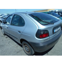Pivot de moyeu avant droit RENAULT MEGANE 1