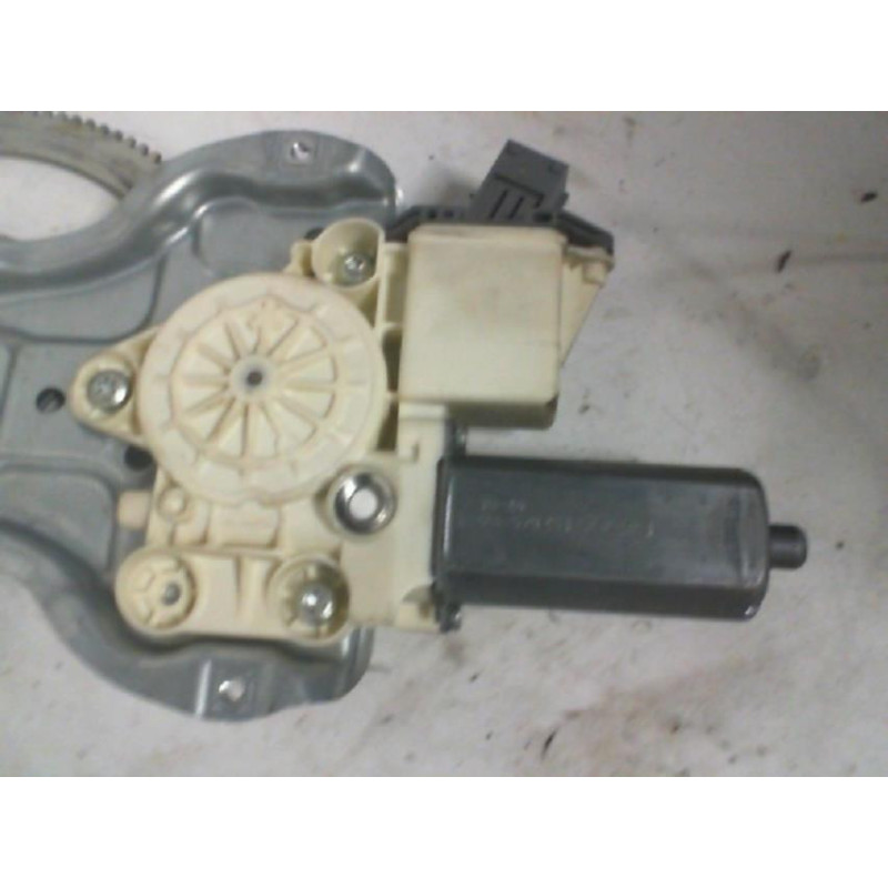 Leve vitre electrique avant droit TOYOTA AVENSIS 2 Photo n°2