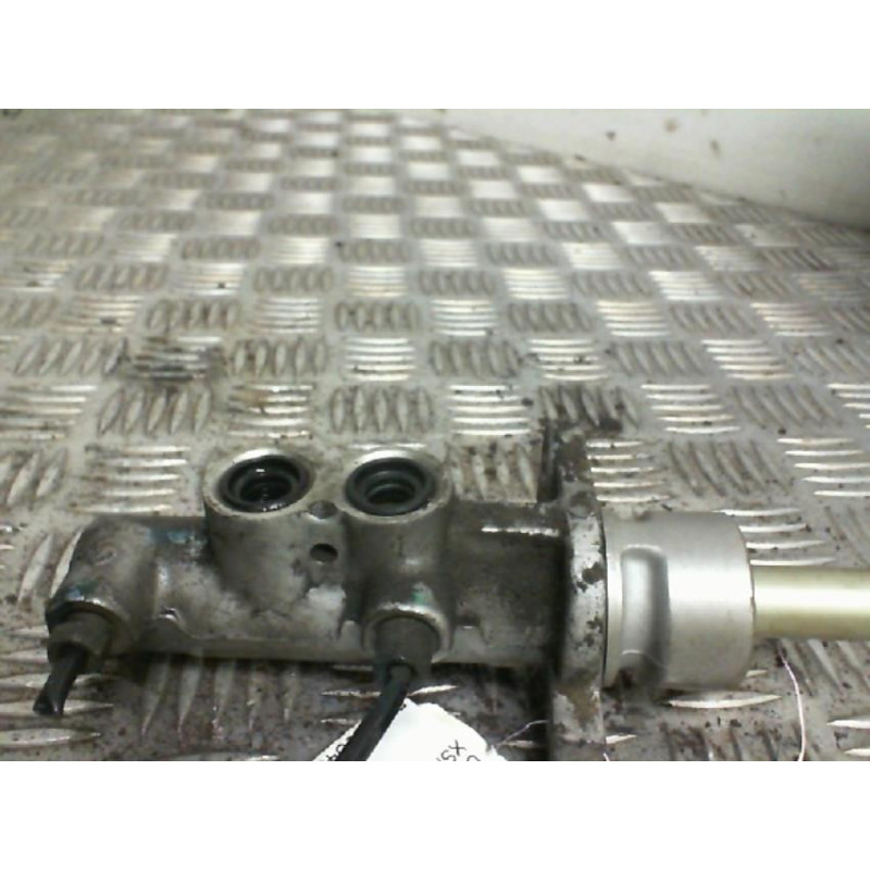 Maitre cylindre (freinage) CITROEN XSARA PICASSO Photo n°1