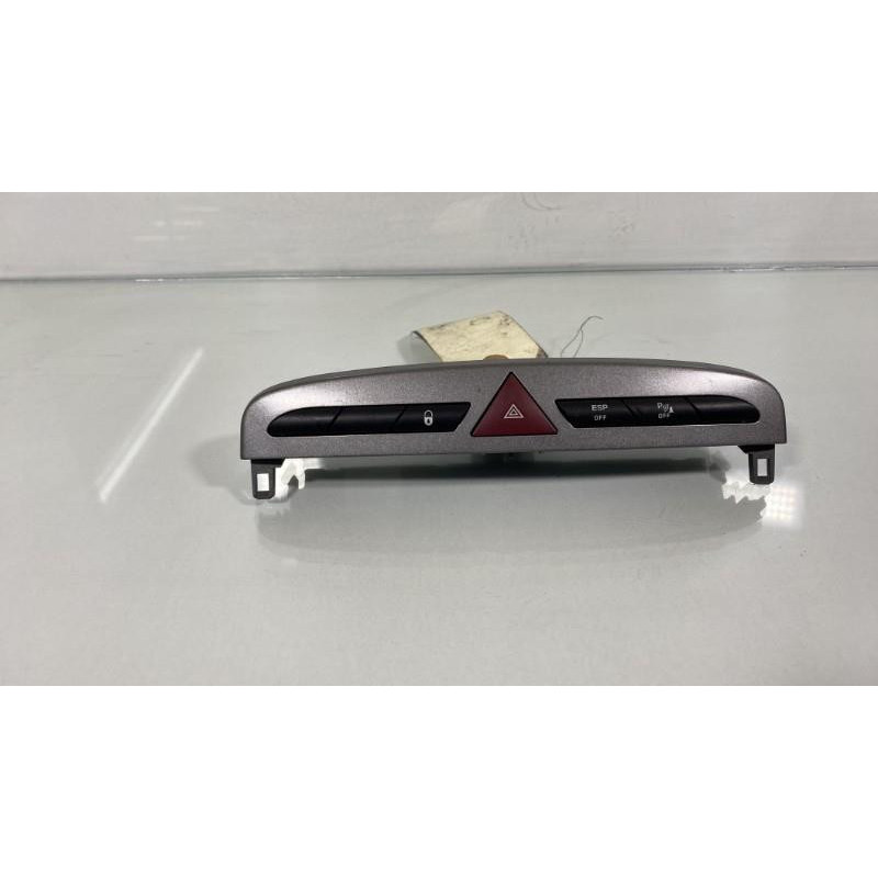 Bouton de warning PEUGEOT 308 1 Photo n°1