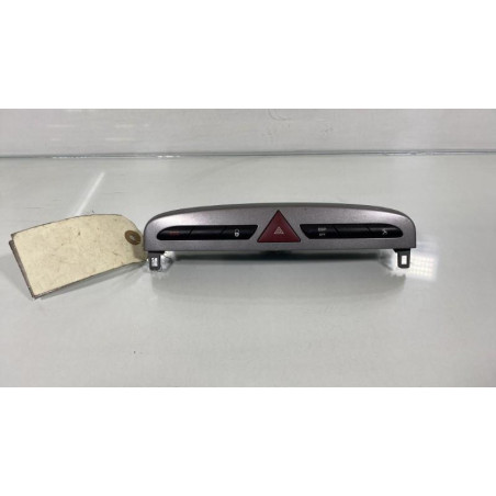 Bouton de warning PEUGEOT 308 1 SW Photo n°1