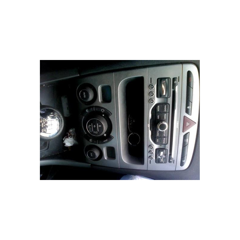 Bouton de warning PEUGEOT 308 1 SW Photo n°10