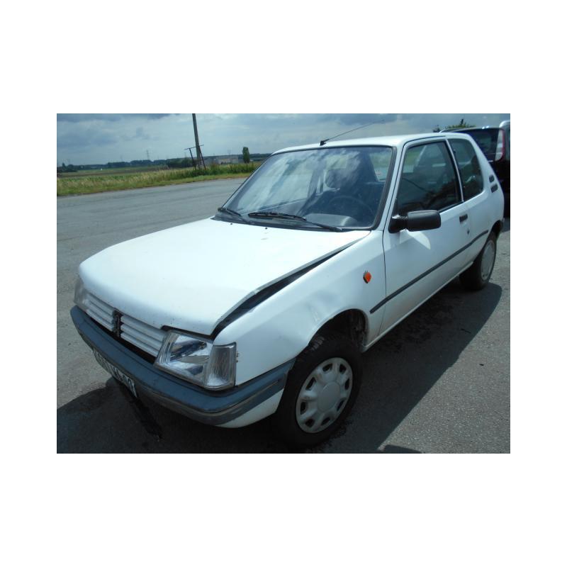 Custode arriere gauche PEUGEOT 205 Photo n°1