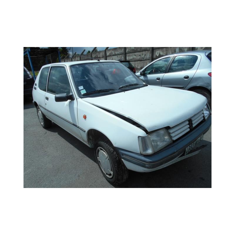 Custode arriere gauche PEUGEOT 205 Photo n°2