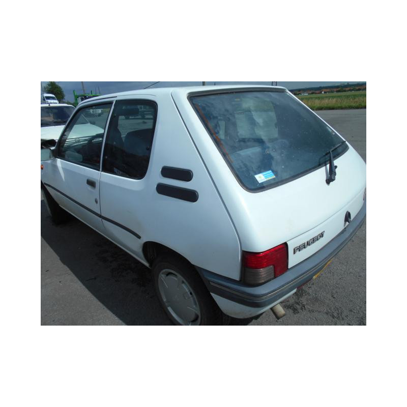 Custode arriere gauche PEUGEOT 205 Photo n°4