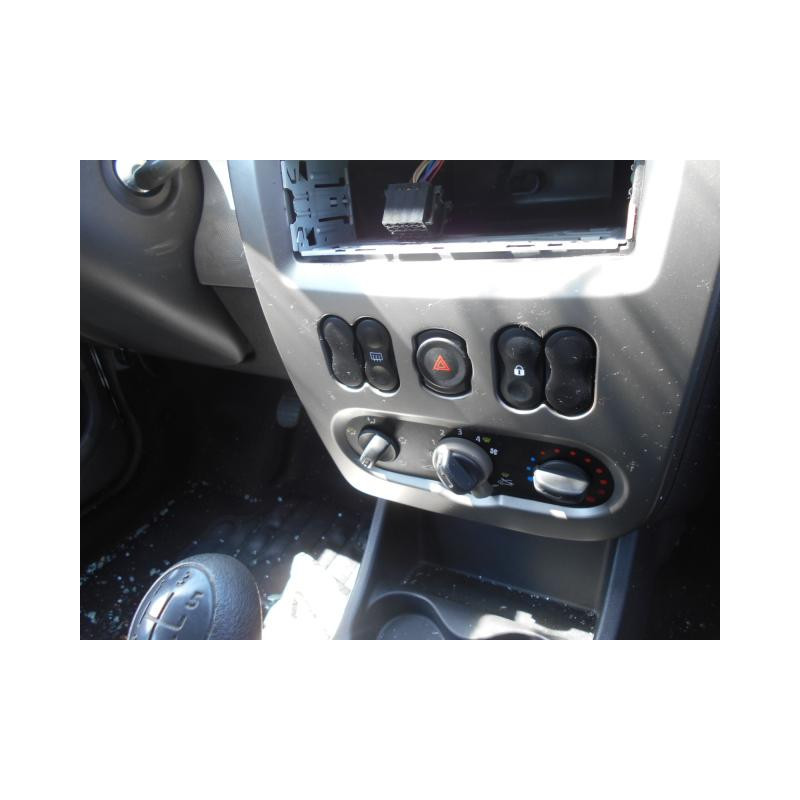 Compteur DACIA SANDERO 1 Photo n°8