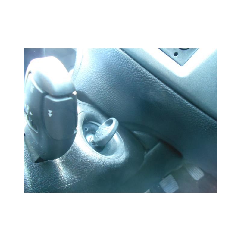 Poignee interieur avant droit PEUGEOT 206 Photo n°10