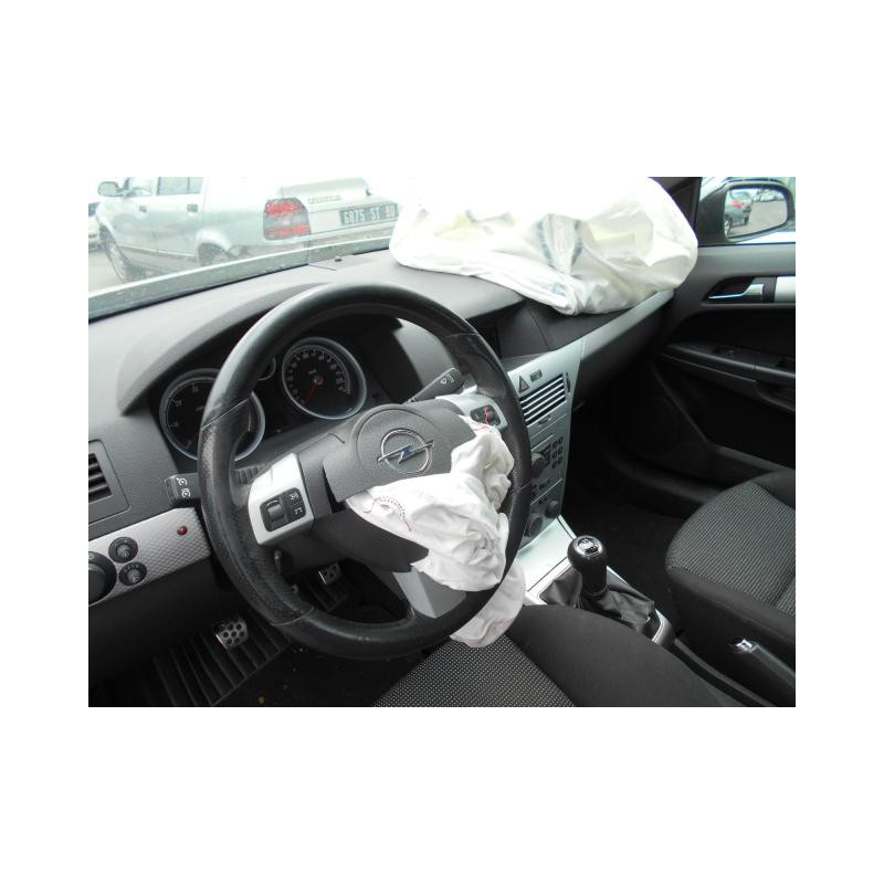 Trappe d'essence OPEL ASTRA H Photo n°9