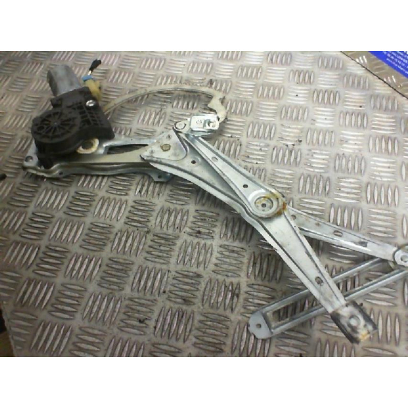 Leve vitre electrique avant droit MERCEDES CLASSE M 163 Photo n°1