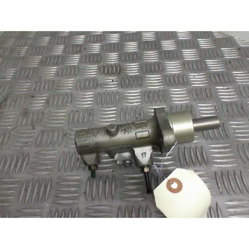Maitre cylindre (freinage) RENAULT CLIO 3 Photo n°2