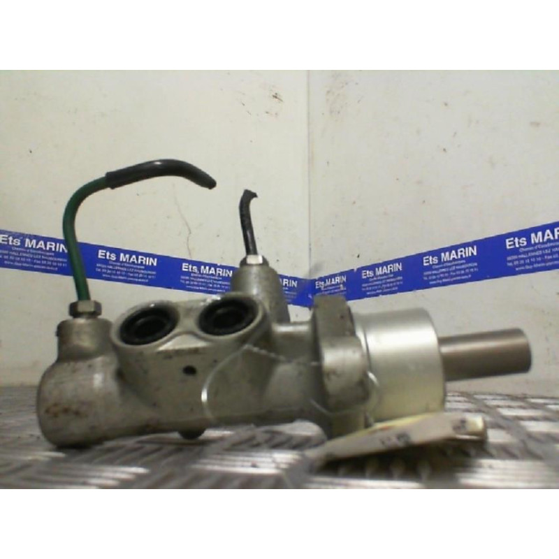 Maitre cylindre (freinage) RENAULT CLIO 3 Photo n°1