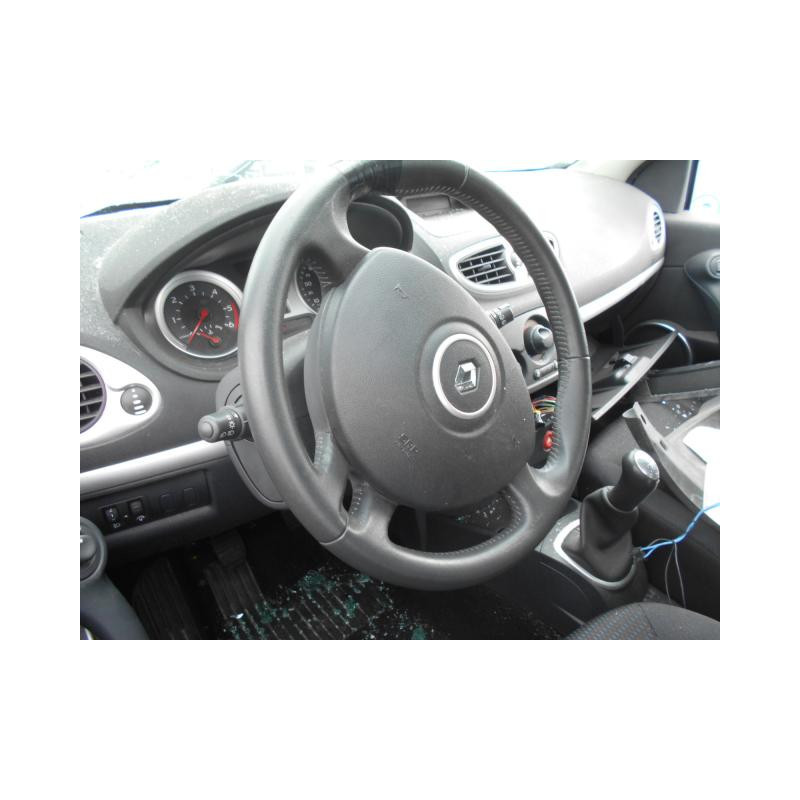 Maitre cylindre (freinage) RENAULT CLIO 3 Photo n°8