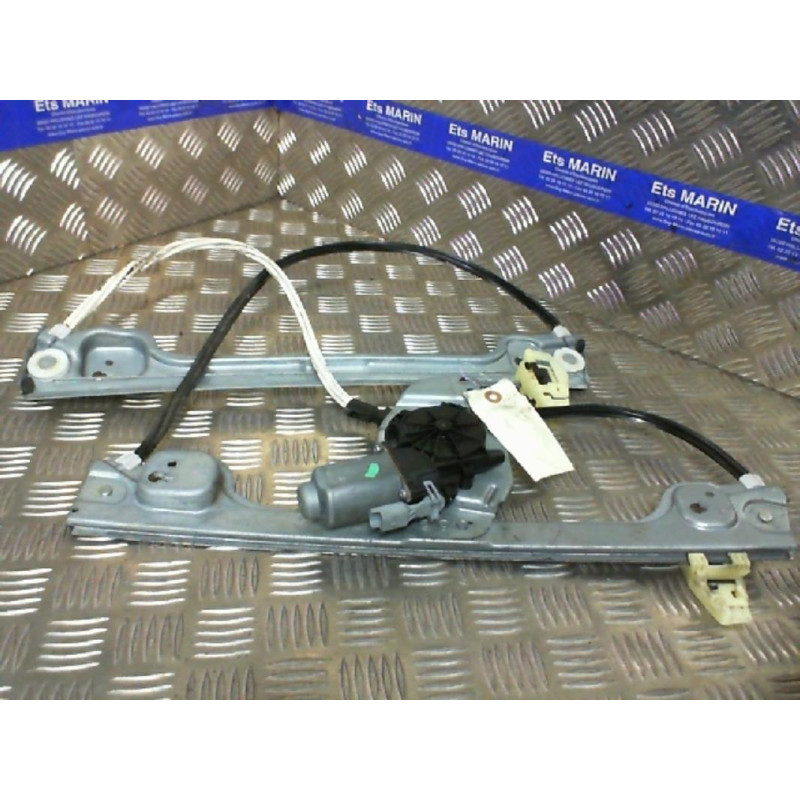 Leve vitre electrique avant droit PEUGEOT 1007 Photo n°1