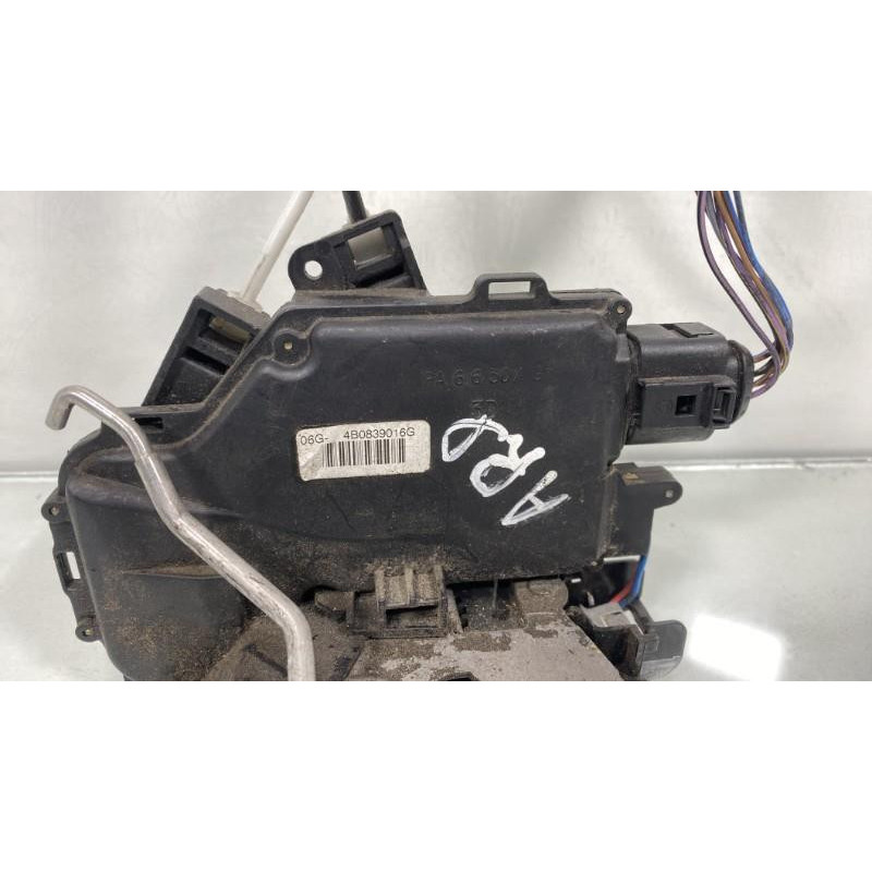 Serrure arriere droit AUDI A6 2 Photo n°3