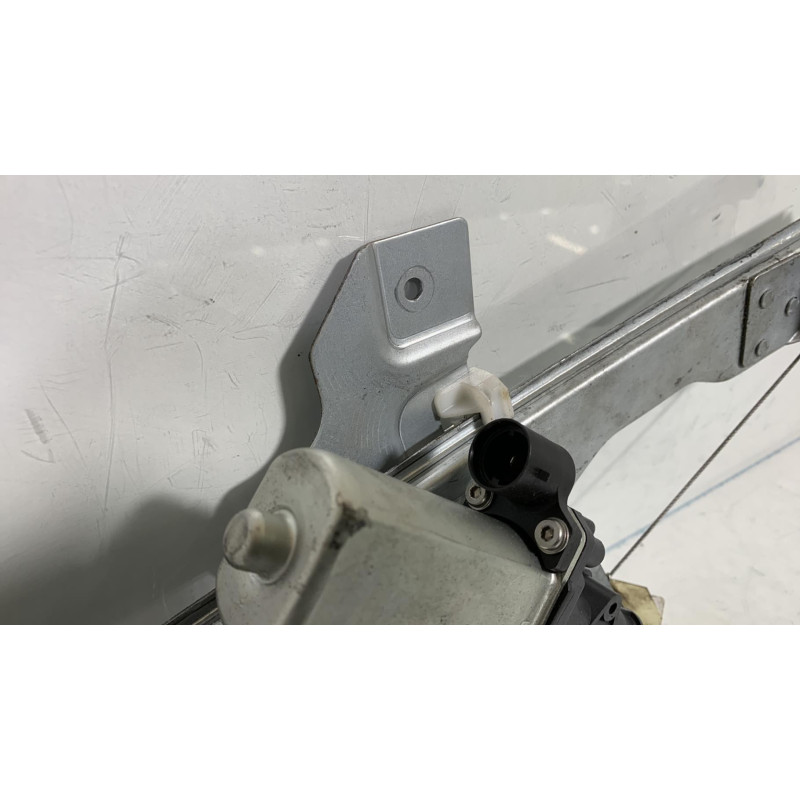 Leve vitre electrique avant droit DACIA SANDERO 1 Photo n°3