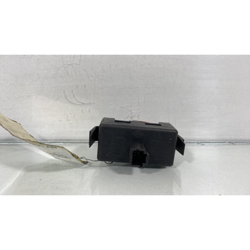 Bouton de warning RENAULT TWINGO 2 Photo n°2