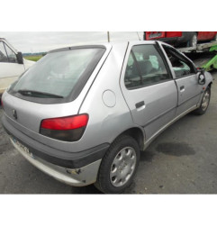 Bras essuie glace avant droit PEUGEOT 306