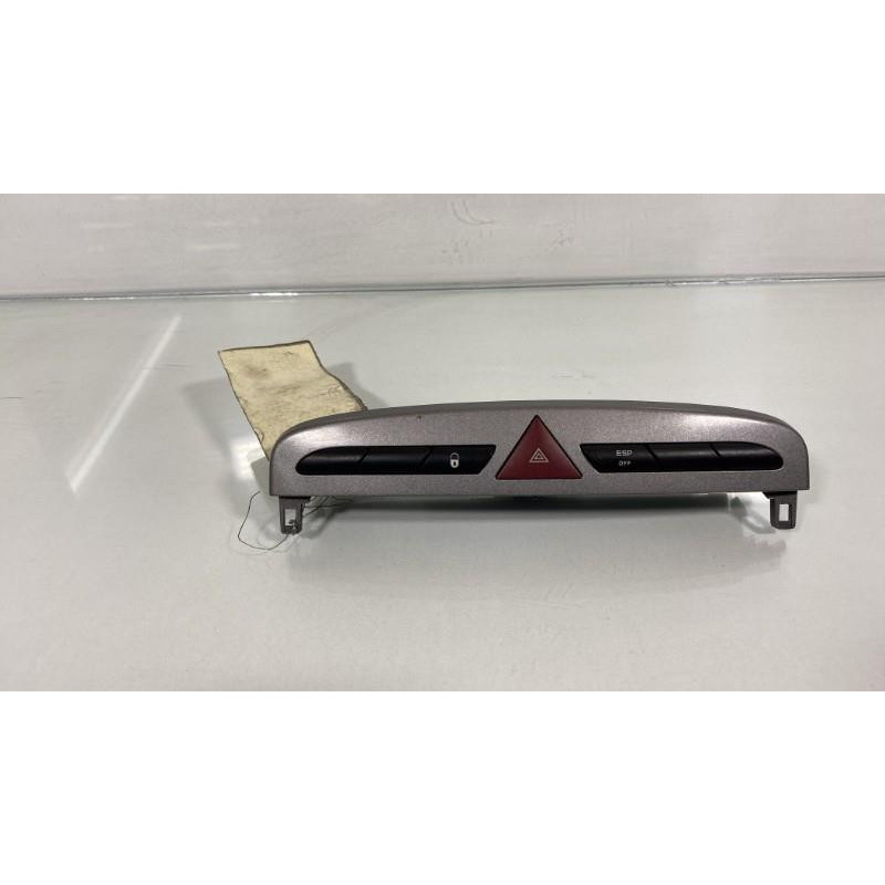 Bouton de warning PEUGEOT 308 1 SW Photo n°1