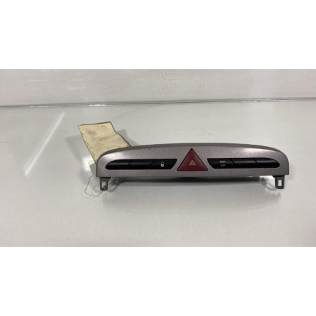 Bouton de warning PEUGEOT 308 1 SW Photo n°1