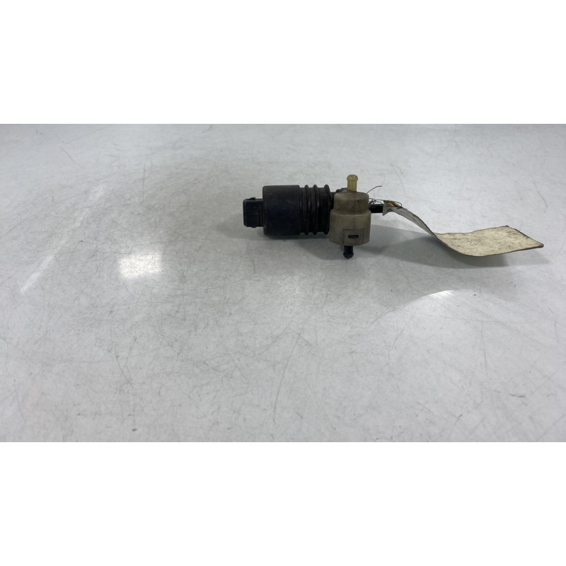 Pompe lave glace avant VOLKSWAGEN GOLF 3 Photo n°1
