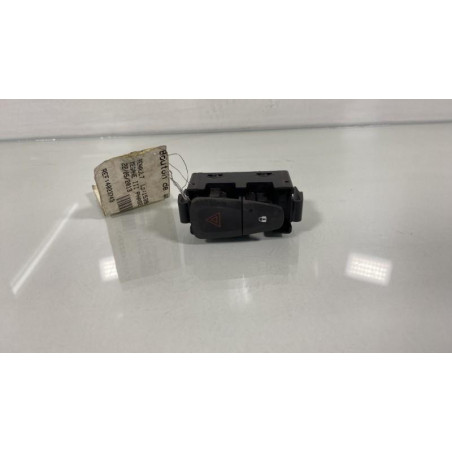 Bouton de warning RENAULT MEGANE 3 Photo n°1