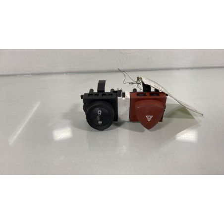 Bouton de warning RENAULT MEGANE 2 Photo n°1