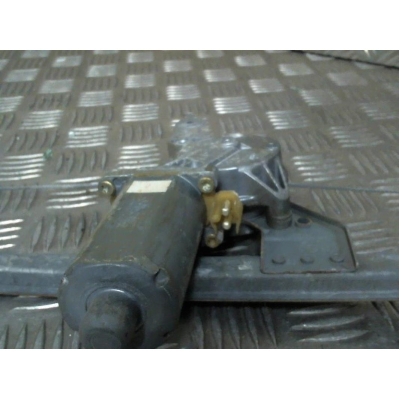 Leve vitre electrique arriere gauche MERCEDES CLASSE C 202 Photo n°2