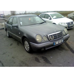 Bloc ABS (freins anti-blocage) MERCEDES CLASSE E 210