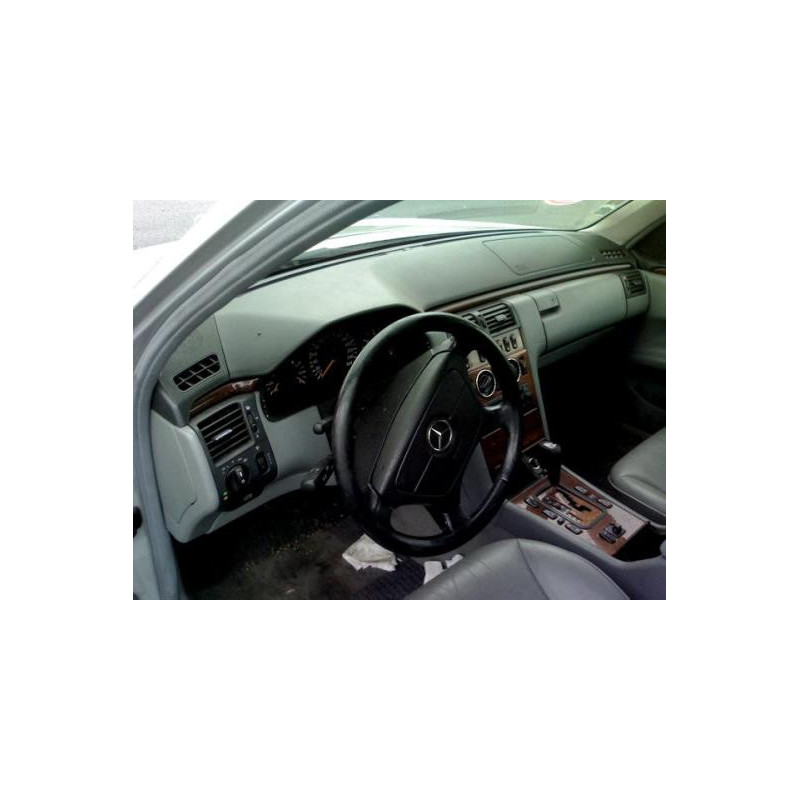 Bloc ABS (freins anti-blocage) MERCEDES CLASSE E 210 Photo n°7
