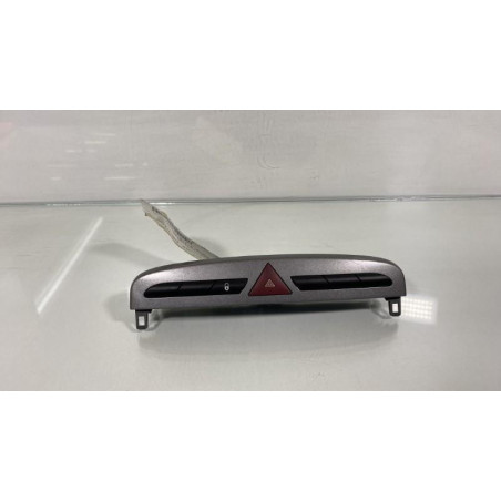 Bouton de warning PEUGEOT 308 1 Photo n°1