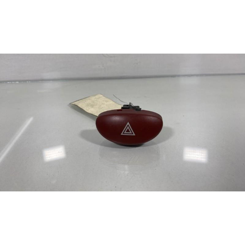 Bouton de warning PEUGEOT 206 Photo n°1