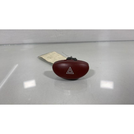 Bouton de warning PEUGEOT 206 Photo n°1