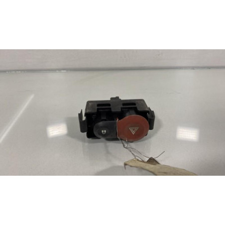 Bouton de warning RENAULT CLIO 3 Photo n°1