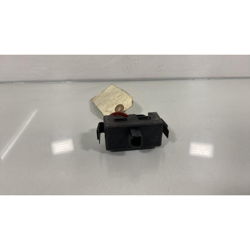 Bouton de warning RENAULT CLIO 3 Photo n°3