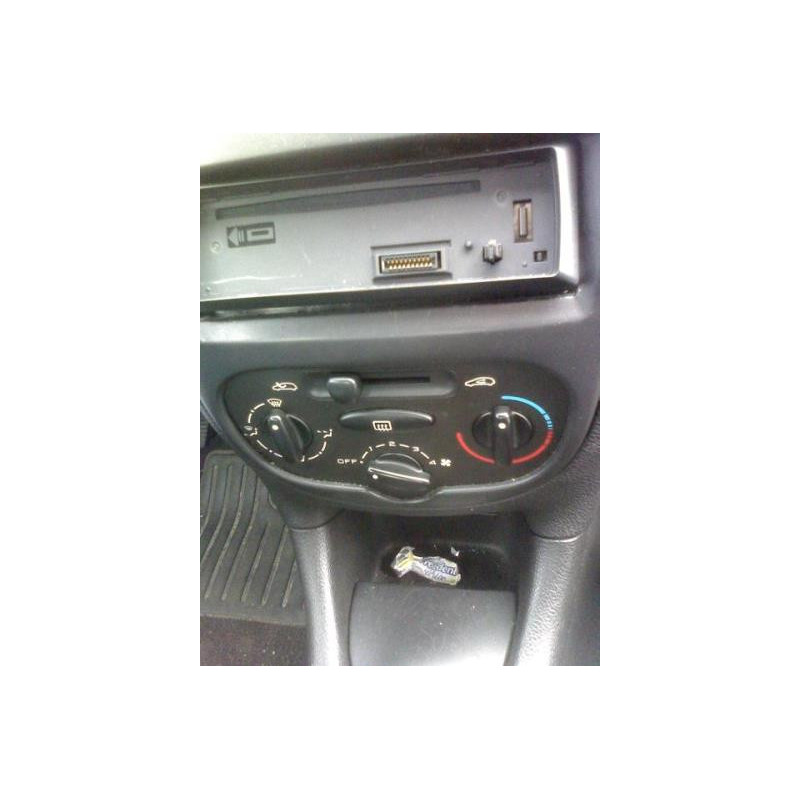 Bouton de warning PEUGEOT 206 Photo n°9