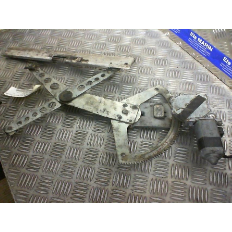 Leve vitre electrique arriere droit MERCEDES 250 T124 Photo n°1