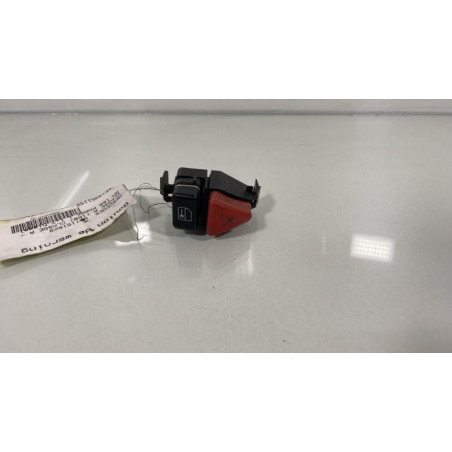 Bouton de warning MERCEDES CLASSE A 168 Photo n°1