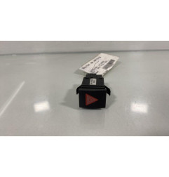 Bouton de warning VOLKSWAGEN POLO 4 Photo n°1