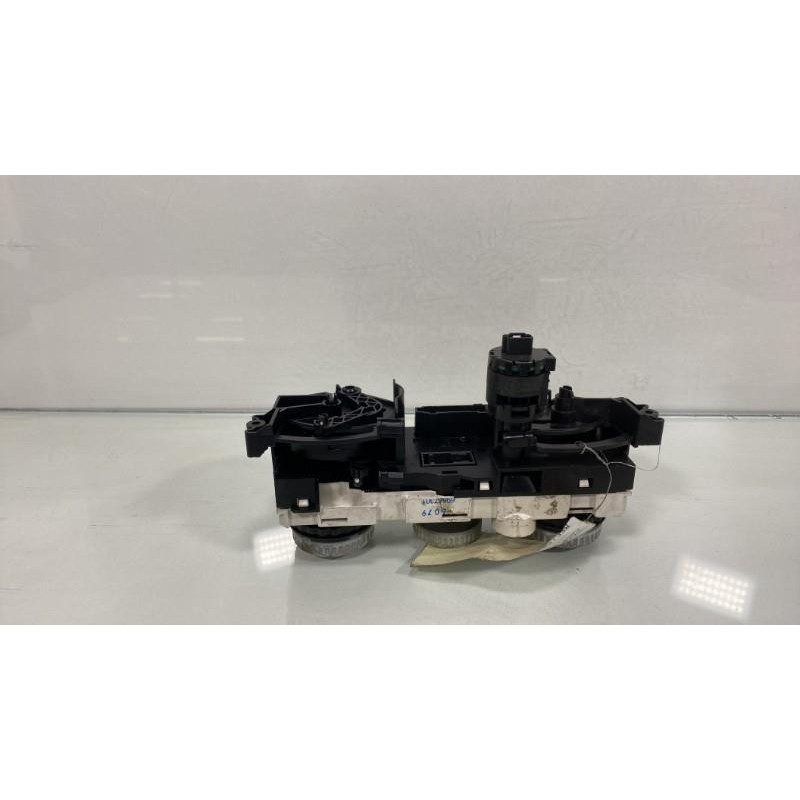 Commande chauffage MITSUBISHI COLT 6 Photo n°3