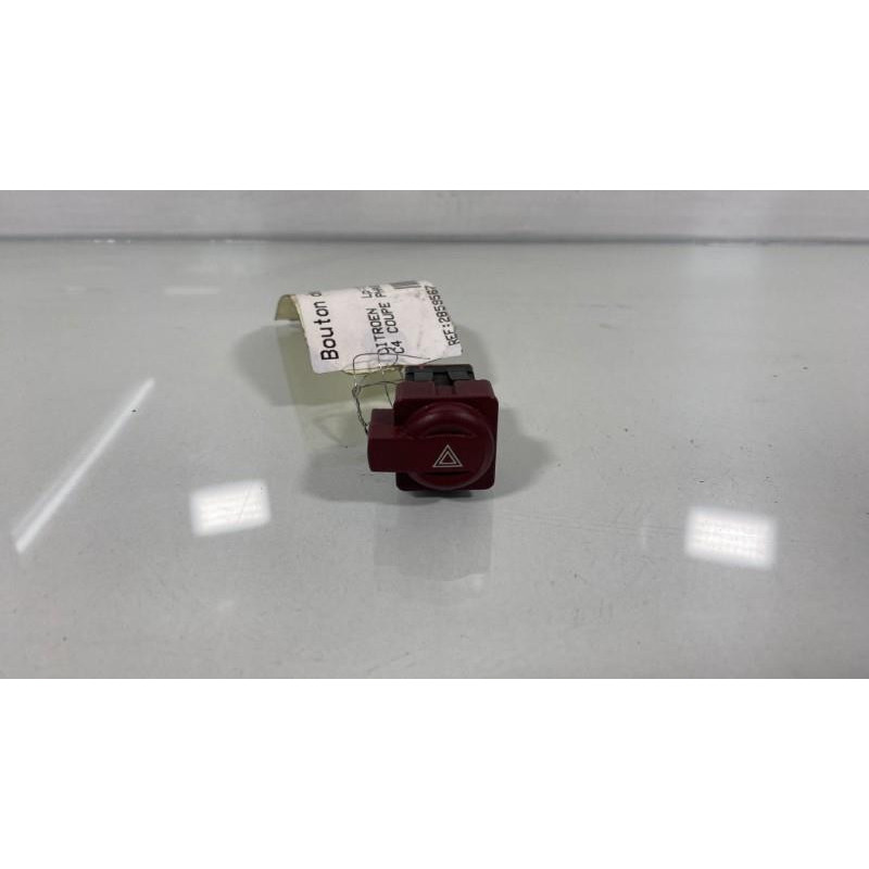 Bouton de warning CITROEN C4 1 Photo n°1